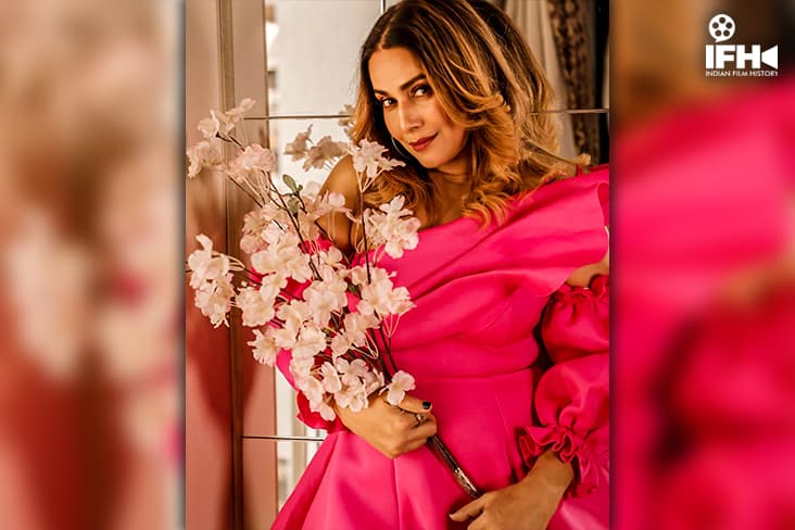 Pakhi Hegde Shows Her Love For Flowers