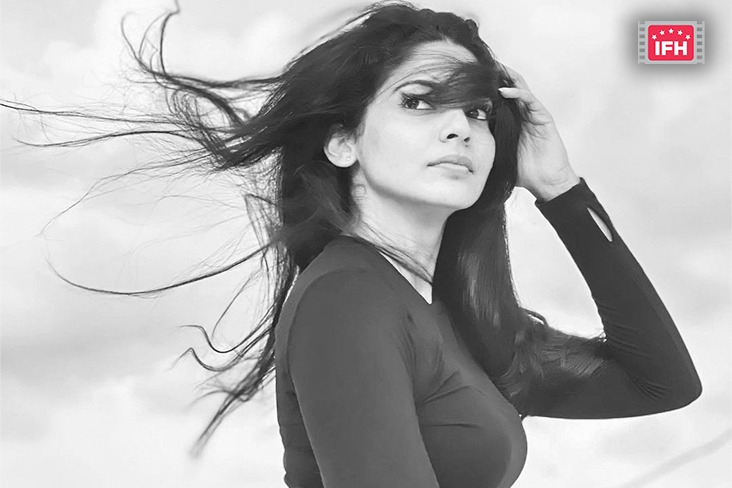 Pooja Sawant Shares Some Gorgeous Monochrome Pictures