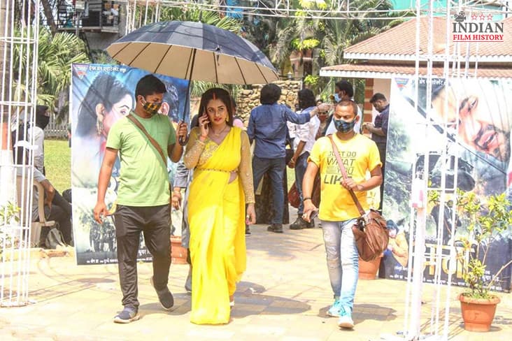 Ritu Singh Shares A BTS Picture From Her Film Army