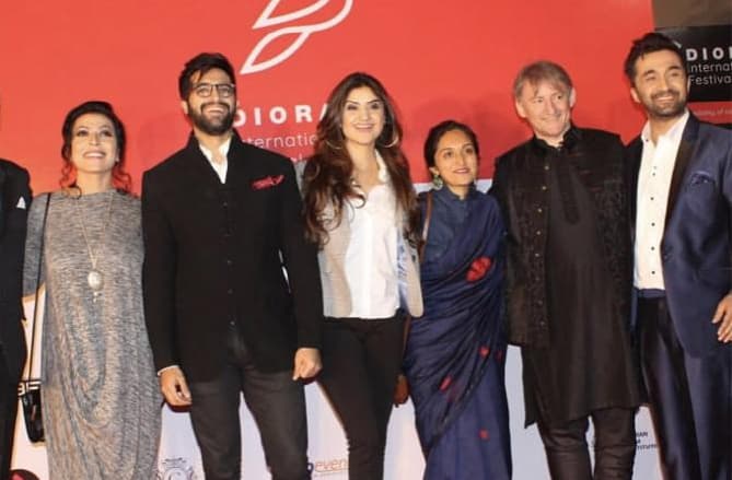 RJ Archana To Star Along With Radhika Apte In ‘Bombairiya’