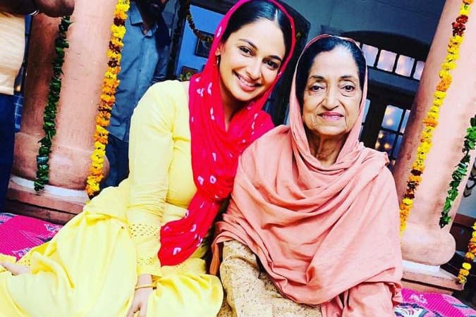 Rubina Bajwa Shares A Still From Munda Hi Chahida