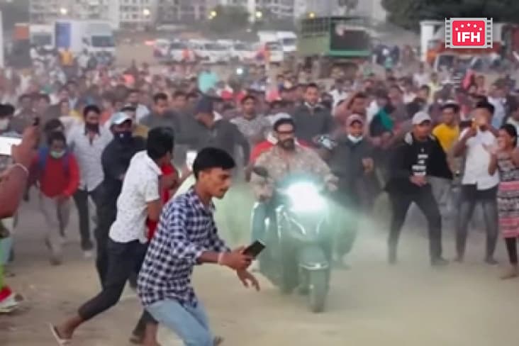 Seeing Ajay Devgn On Scooty, A Crowd Of Fans Gathered For The Shooting Of 'Bholaa'