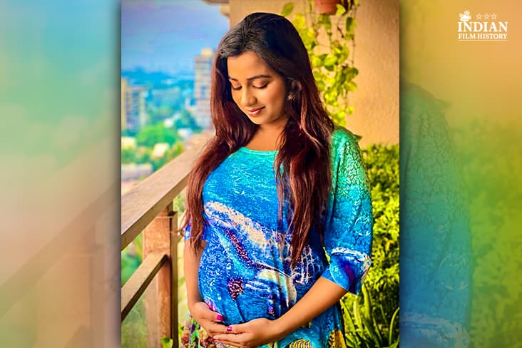 Shreya Ghoshal To Be A Mother Soon