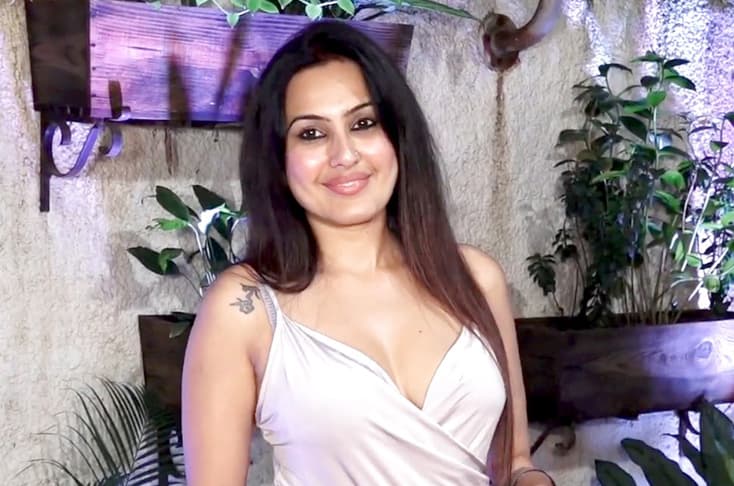 TV Actress Kamya Punjabi All Set To Tie The Knot, Her Friends Throw Her A Bachelorette