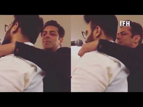 Salman Khan Sing Song For His Mom And Dad