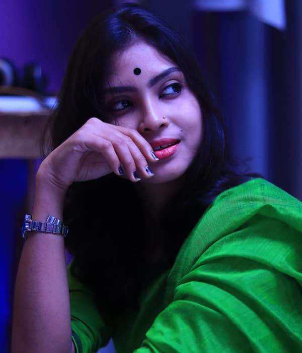 SUKLA DAS — Singer