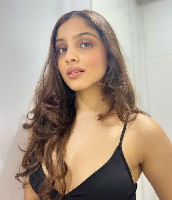 Saamya Jainn — Actress
