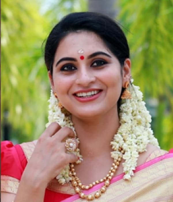 Sruthi lakshmi — Actress
