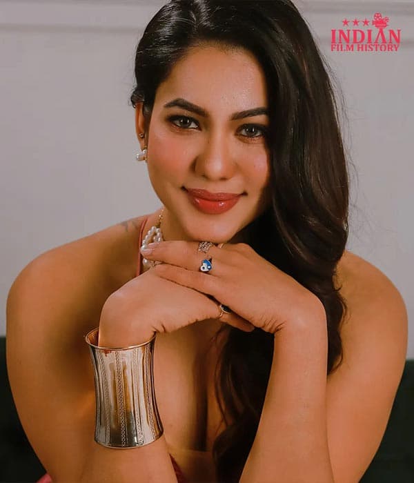 Twinkle Vasisht — Actress