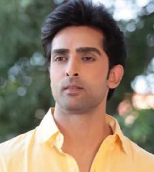 Adhvik Mahajan — Actor