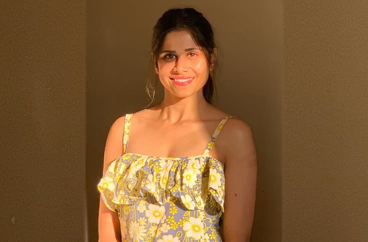 Sai Tamhankar gives us a sun kissed radiant picture