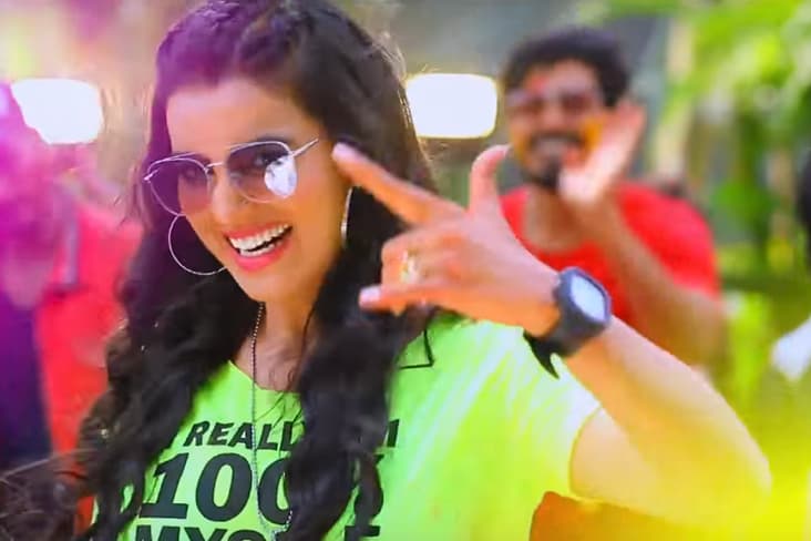 Check Out Akshara Singh’s New Song 'Idhar Aane Ka Nahin'